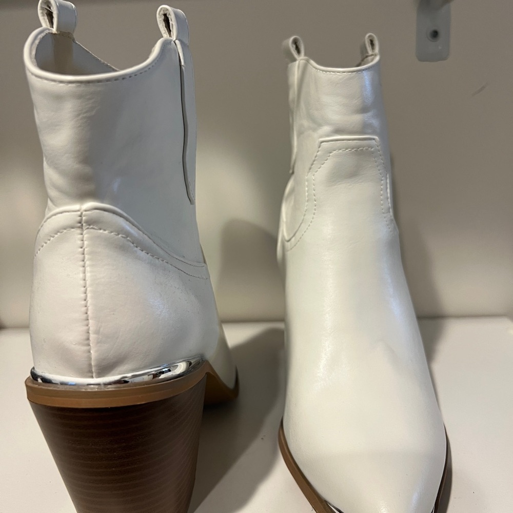 Elegant White Ankle Boots